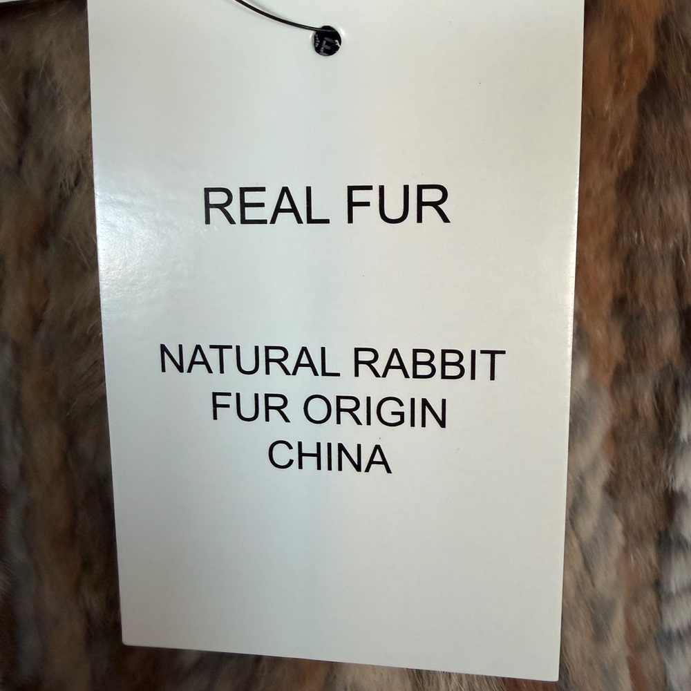 Luxurious Rabbit Fur vest. - Picture 3 of 9